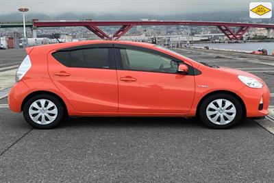 2012 Toyota Aqua - Thumbnail