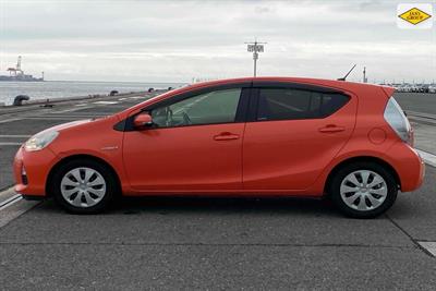 2012 Toyota Aqua - Thumbnail