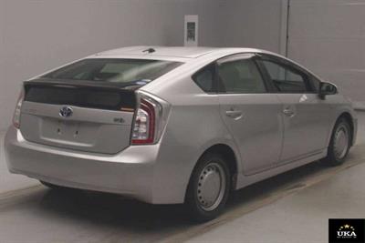 2015 Toyota Prius - Thumbnail