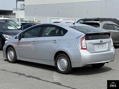 2015 Toyota Prius - Thumbnail