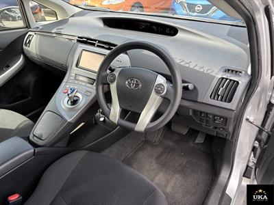 2015 Toyota Prius - Thumbnail