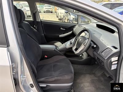 2015 Toyota Prius - Thumbnail