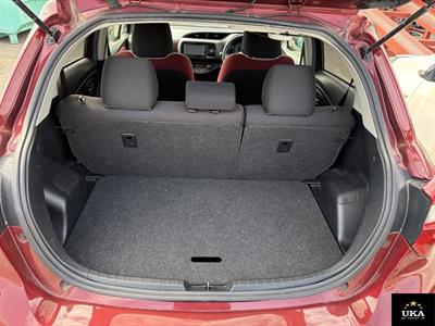 2017 Toyota Vitz - Thumbnail