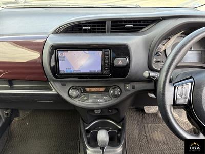 2017 Toyota Vitz - Thumbnail