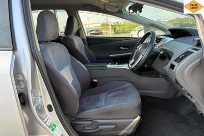 2012 Toyota Prius - Thumbnail
