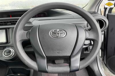 2016 Toyota Aqua - Thumbnail