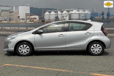 2016 Toyota Aqua - Thumbnail
