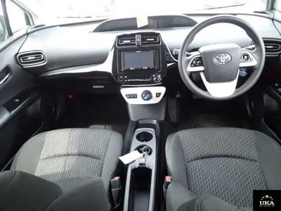 2019 Toyota Prius - Thumbnail