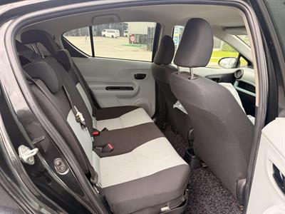 2012 Toyota Aqua - Thumbnail