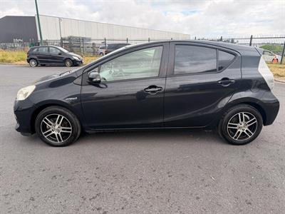 2012 Toyota Aqua - Thumbnail