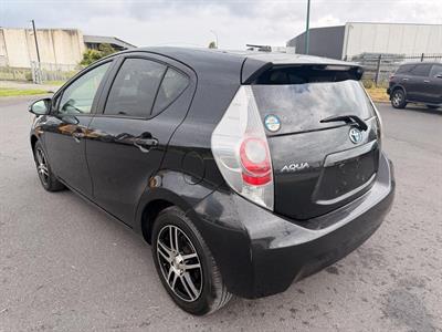 2012 Toyota Aqua - Thumbnail