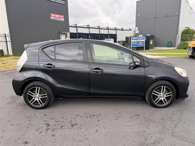 2012 Toyota Aqua - Thumbnail