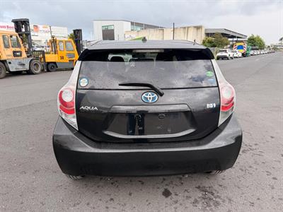 2012 Toyota Aqua - Thumbnail