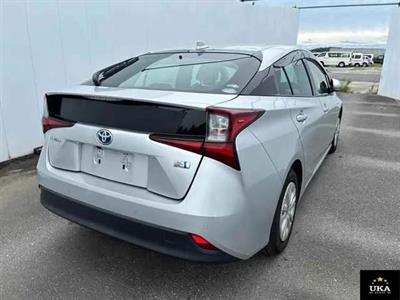 2019 Toyota Prius - Thumbnail