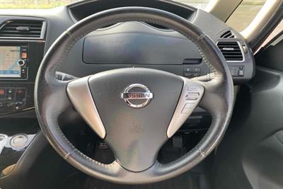 2013 Nissan Serena - Thumbnail