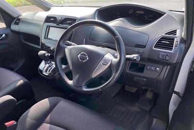 2013 Nissan Serena - Thumbnail