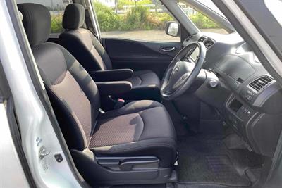 2013 Nissan Serena - Thumbnail