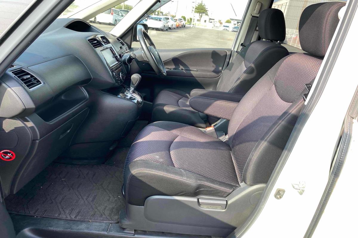 2013 Nissan Serena