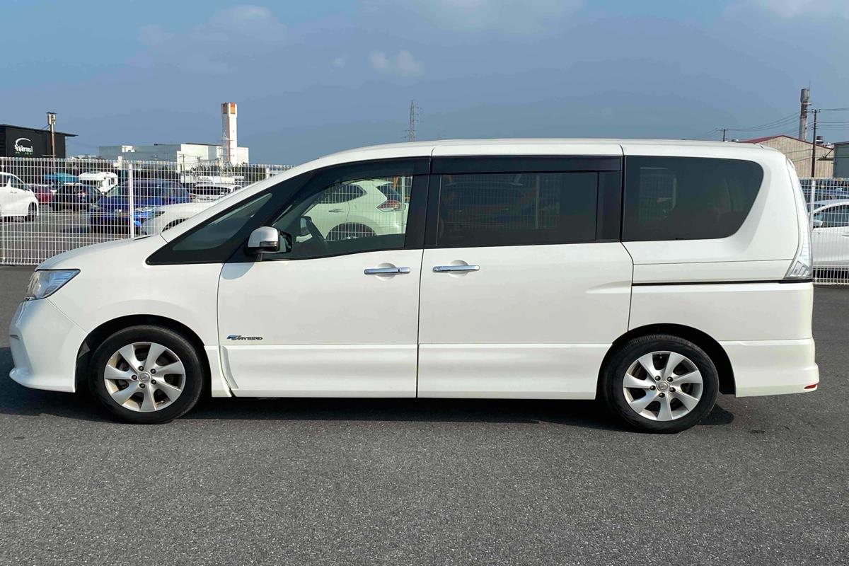 2013 Nissan Serena