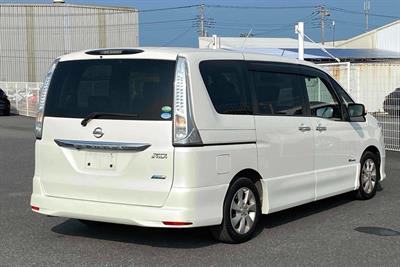 2013 Nissan Serena - Thumbnail