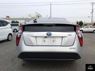 2019 Toyota Prius - Thumbnail