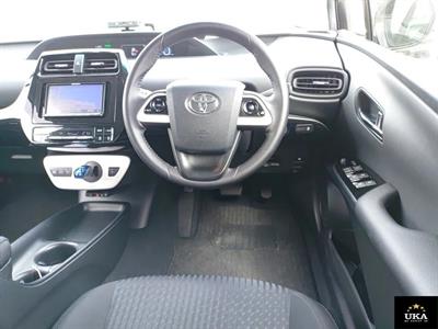 2019 Toyota Prius - Thumbnail