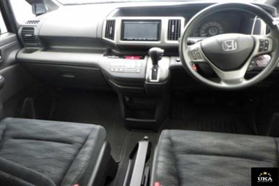 2014 Honda Step Wagon - Thumbnail