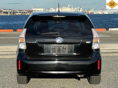 2013 Toyota Prius - Thumbnail