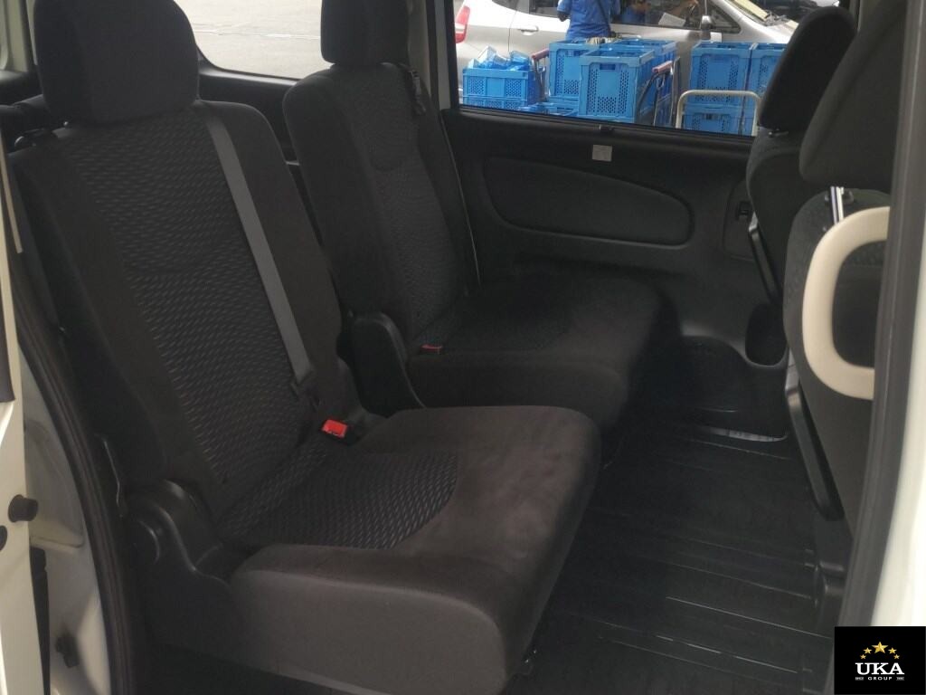 2015 Nissan Serena