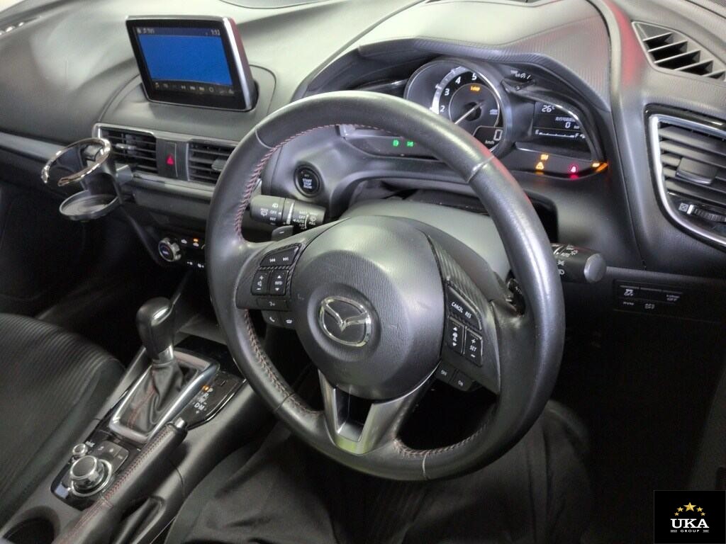 2013 Mazda Axela