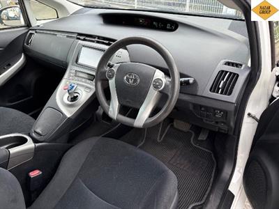 2014 Toyota Prius - Thumbnail
