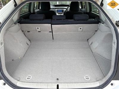 2014 Toyota Prius - Thumbnail