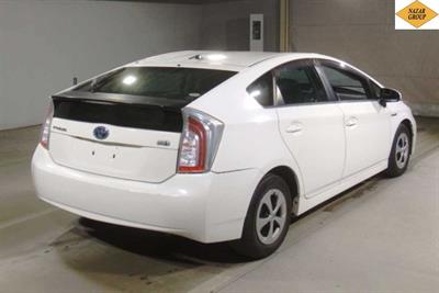 2014 Toyota Prius - Thumbnail