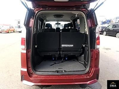 2017 Nissan Serena - Thumbnail