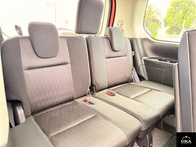 2017 Nissan Serena - Thumbnail