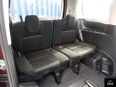 2017 Nissan Serena - Thumbnail