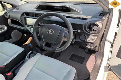 2015 Toyota Aqua - Thumbnail