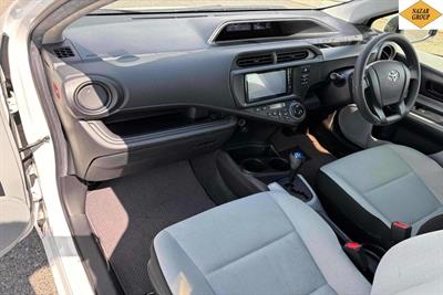 2015 Toyota Aqua - Thumbnail