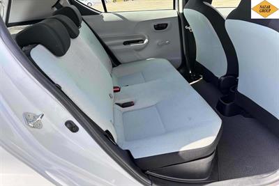 2015 Toyota Aqua - Thumbnail