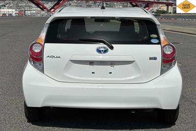 2015 Toyota Aqua - Thumbnail