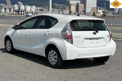 2015 Toyota Aqua - Thumbnail