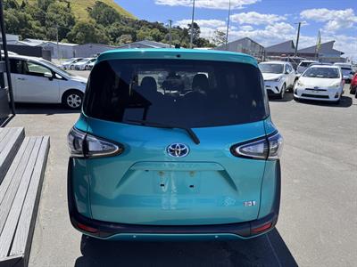 2018 Toyota Sienta - Thumbnail