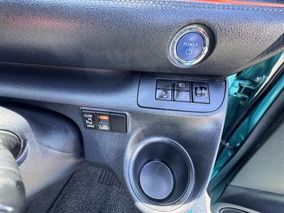 2018 Toyota Sienta - Thumbnail