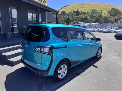 2018 Toyota Sienta - Thumbnail