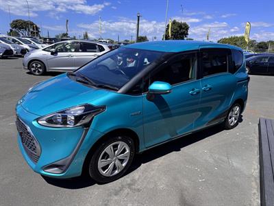 2018 Toyota Sienta - Thumbnail