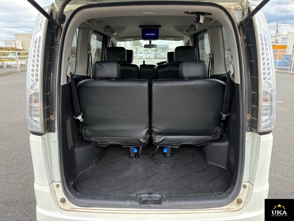 2012 Nissan Serena