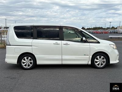 2012 Nissan Serena - Thumbnail