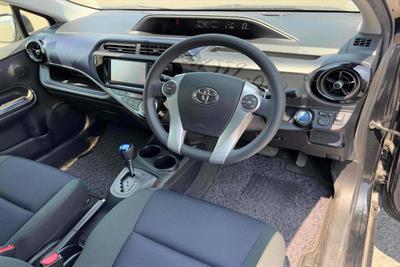 2016 Toyota Aqua - Thumbnail