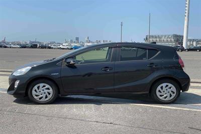2016 Toyota Aqua - Thumbnail