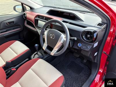 2016 Toyota Aqua - Thumbnail